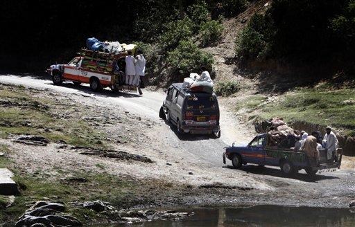 Pakistan ordusunun Taliban militanlarına yönelik saldırıları sürerken bölgeyi terk eden 500 bin kişiyi aşkın sivil zor şartlarda hayatta kalma mücadelesi veriyor.