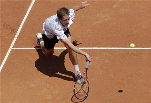 Dünya 4 numarası Büyük Britanyalı Andy Murray de Alman Florian Mayer karşısında ilk seti 6-1 kaybetmesine karşın, ikinci ve üçüncü seti 6-1'lik skorla kazanarak maçtan 2-1 galip ayrıldı.