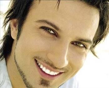 Tarkan
Beykoz Öğümce Köyü'nde çiftlik, Tarabya Sümer Korusu'nda 2.1 milyon YTL değerinde villa, Arnavutköy'de tarihi köşk, Newyork'ta daire (Manhattan'da 1999 yılında 'mortgage' sistemiyle 450 bin dolara aldığı dairenin değeri 4 milyon dolara ulaştı. Sanatçı yüzde 5 gibi düşük bir faiz oranıyla satın aldığı dairenin borcunu toplam 24 yılda ödeyecek), Los Angeles'ta studio daire, iki cip, bir otomobil. ..