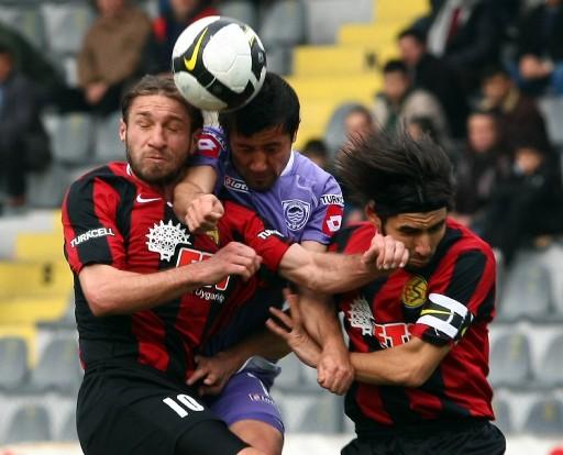 Süper Lig'de 19. hafta mücadelesinde karşı karşıya gelen Hacettepe ve Eskişehirspor arasında tam bir gol düellosu yaşandı, fileler dört kez havalandı, maç berabere bitti.