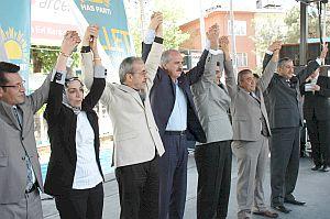 HAS Parti Genel Başkanı Numan Kurtulmuş, partisinin ülkede kamplaşma, kutuplaşma, bölünmeyi önlemek için var olduğunu söyledi.