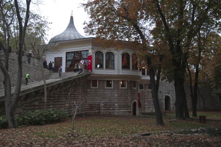 Kültür ve Turizm Bakanlığı'nın başlattığı edebiyat müzeleri projesi kapsamında İstanbul'a yeni bir kültürel mekan daha kazandırıldı. Ahmet Hamdi Tanpınar Edebiyat Müze Kütüphanesi açıldı.