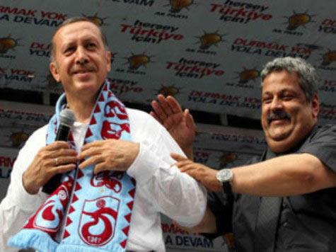 Vefat eden yapımcı, sanatçı ve AK Parti İstanbul Milletvekili Osman Yağmurdereli
