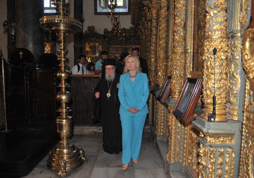 Çeşitli temaslarda bulunmak üzere İstanbul'a gelen ABD Dışişleri Bakanı Hillary Clinton, Fener Rum Patriği Bartholomeos'u ziyaret etti.