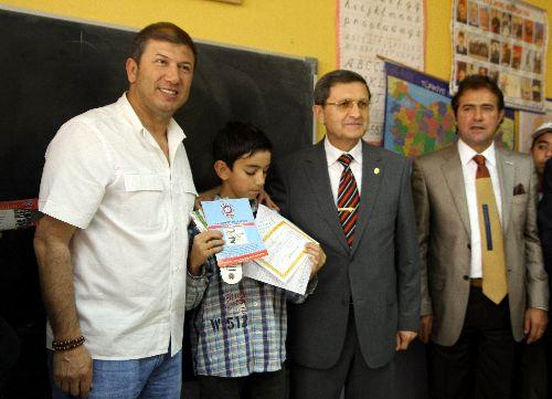 2008-2009 Eğitim - Öğretim yılı sona erdi. İlköğretim ve ortaöğretim okullarında eğitim gören yaklaşık 15 milyon öğrenci karne alarak tatile girdi. Kiminde hüzün kiminde sevinç vardı: