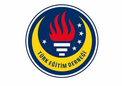 <p><span style="color: #ff0000;"><span style="text-decoration: underline;"><strong>TÜRK EĞİTİM DERNEĞİ</strong></span></span></p>
<p>Türk Eğitim Derneği'nin temel amacı, Ana Tüzük'ünde "Kimsesizliği ve parasızlığı dolayısıyla okuma olanağı bulamayan ahlaklı, anlayışlı ve çalışkan Türk çocuklarına eğitim olanağı sağlamak" olarak hükme bağlanmıştır.</p>
<p>Bu doğrultuda gerek Türk Eğitim Derneği Genel Merkezi gerekse Türk Eğitim Derneği'ne bağlı okullar tarafından çeşitli burslar veriliyor.</p>
<p><span style="color: #ff0000;"><span style="text-decoration: underline;"><strong>TÜRK EĞİTİM DERNEĞİ TAM EĞİTİM BURSU</strong></span></span></p>
<p>Türk Eğitim Derneği, 1928 yılında kurulduğu günden bugüne 47.000e yakın öğrenciye karşılıksız burs vermiş. Dernek 2003-2004 eğitim öğretim yılından itibaren başarılı ancak maddi olanakları yeterli olmayan öğrencilere Tam Eğitim Bursu (TEB) vermeye başladı. Tam Eğitim Bursu ile öğrencilere sadece maddi destek sağlamakla kalmayıp öğrencilerin üniversite eğitimlerinin sonuna kadar tüm eğitim masrafları karşılanıyor. Öğrencilerin eğitim hayatları boyunca takibi yapılmakta, gelişimleri uzmanlar aracılığıyla izlenmekte ve barınmasından servisine, kıyafetinden cep harçlığına kadar tüm ihtiyaçları karşılanıyor. Bu uygulamalar, Türk Eğitim Derneği burs uygulamalarını mevcut burs uygulamalarından ayıran en önemli özelliği.</p>
<p>Öğrenciler burs almaya başladıkları öğretim yılı itibariyle Takip Programı'na alınmaktadır. Bu program çerçevesinde öğrencilere ve ailelerine, ihtiyaç duyulan durumlarda rehberlik, danışmanlık, psikolojik destek, aile danışmanlığı, sağlık hizmetleri, akademik destek ve süpervizörlük hizmetleri sunuluyor.</p>
<p>Tam Eğitim Bursu kapsamında pansiyonlu okullarımızda yatılı eğitim alan öğrenciler için her öğretim yılı başında oryantasyon programı hazırlanıyor. Öğretim yılı içinde ise öğrencilerin gelişim düzeyleri dikkate alınarak, sosyal, kültürel faaliyetler organize edliyiyor.</p>
<p>20112012 Eğitim Öğretim yılında Türk Eğitim Derneği Tam Eğitim Bursu verilecek olan 60 yeni öğrenci belirlenmiş.</p>
<p><span style="color: #ff0000;"><span style="text-decoration: underline;"><strong>Burslu Öğrenci Seçimi</strong></span></span></p>
<p>Tam Eğitim Bursu adayları, başarılı fakat maddi durumu yetersiz olan ve belirlenen kriterlere sahip öğrencilerin TED internet sitesinden başvuruda bulunmalarının ardından yazılı sınav ve yazılı sınavda başarılı bulunan öğrencilerle yapılan mülakatlar sonucu belirlenir.</p>
<p><span style="color: #ff0000;"><span style="text-decoration: underline;"><strong>Tam Eğitim Bursu Ana Kriterleri</strong></span></span></p>
<p> T.C. Vatandaşı olmak,</p>
<p> Başvuruda bulunan öğrencilerin 5-6-7-8.-9. sınıfa devam ediyor olması,</p>
<p> Öğrencilerin en son bitirdikleri sınıfa ait karnelerinde yıl sonu başarı ortalamasının 85-100 aralığında olması,</p>
<p> Aylık aile gelirinin TED tarafından yıllık olarak belirlenecek azami gelir endeksinden düşük olması,</p>
<p> Başka kurum veya kuruluşlardan burs vb. yardım almıyor olması.</p>
<p><strong><span style="color: #ff0000;"><span style="text-decoration: underline;">Duyurular</span></span></strong></p>
<p>Tam Eğitim Bursu sınav tarihi, o yılki katılım koşulları ve kriterleri her yıl Ocak ayında, Milli Eğitim Bakanlığının onayıyla İl Milli Eğitim Müdürlükleri aracılığıyla ve Türk Eğitim Derneği web sayfasından duyurulur.</p>
<p><span style="color: #ff0000;"><strong><span style="text-decoration: underline;">Başvuruların Alınması</span></strong></span></p>
<p>Başvurular ilan edilen tarihler arasında TEDin internet sitesi www.ted.org.tr üzerinden yapılır. Tam Eğitim Bursu için yapılan tüm başvurular ilan edilen son başvuru tarihi esas alınarak kabul edilir. Aksi takdirde başvurular kabul edilmez. Başvuru bilgilerinin doğruluğu başvuruda bulunan kişinin sorumluluğundadır.</p>