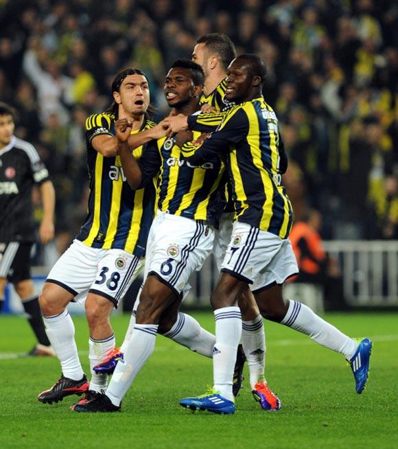 Afrika Kupası Fenerbahçe'ye çalışıyor... Nijerya elemeleri geçemedi, Yobo attı; Senegal erken elendi, Sow attı. Ugur Karakullukcu