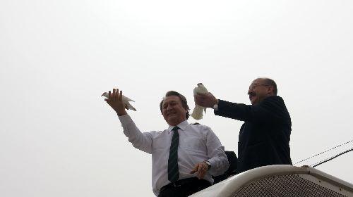 DSP Genel Başkanı Zeki Sezer, küresel krizin henüz Türkiye'de etkilerini göstermediğini, asıl krizin seçim sonrasında, Mayıs ayında etkili olacağını ileri sürdü.