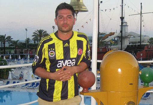 SEZER ÖZTÜRK 6 YIL

Eskişehirli futbolcu Sezer Öztürkün 22 Nisan 2011 günü oynanan Eskişehirspor-Trabzonspor maçında teşvik primi verilmesi suçundan 2,5 yıldan 6 yıla kadar hapsi istendi.