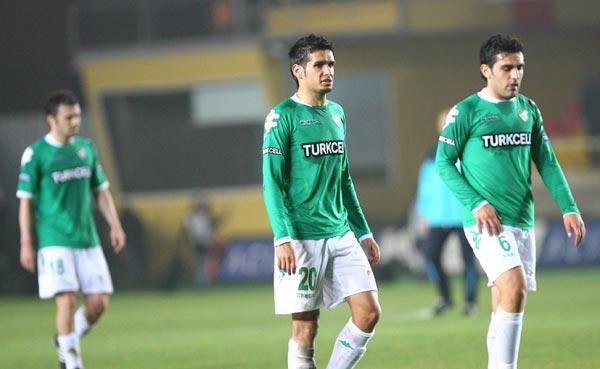 Dünyanın en golcü 6'ncı kalecisi olan Ivankov, Galatasaray karşısında da bir gole imza attı ama bu kez kendi kalesine atılan golün asistliğine imza attı. İşte Ivankov'un kalesine gol attığı anlar...