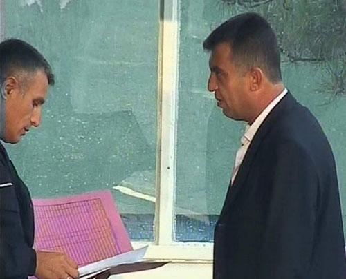 İddiaya göre, Ankara'nın Elmadağ ilçesinde trafikte ters yöne giren AK Parti Ankara Milletvetkili Mehmet Zekayi Özcan milletvekiline "dayı" diye hitap eden polis memuru Hüseyin Kaya'nın görev yeri değiştirildi.