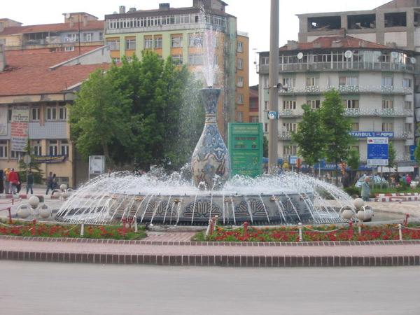 <p><strong><span style="color: #0000ff;">Kütahya :</span></strong> 564 Bin 264</p>