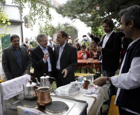 Yeniçeri Muhammed her yıl bacaya sıkışıyor!
