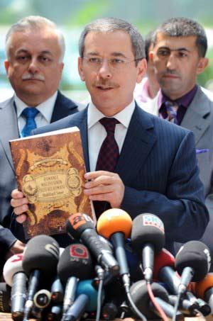 eski Devlet Bakanı ve Başbakan Yardımcısı Abdüllatif Şener