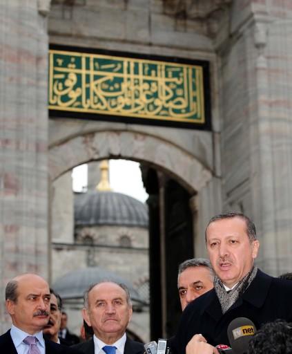Erdoğan, bayram namazını Sultanahmet Camisi'nde kıldı.