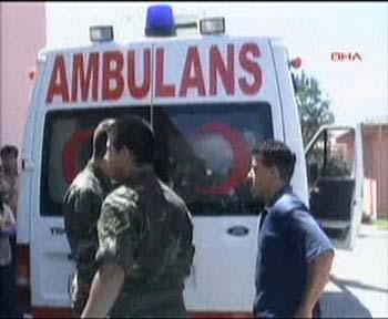Erzincan'ın Kemah İlçesi'nde, PKK'lı teröristlerce yola döşenen mayının patlaması sonucunda ilk belirlemelere göre 9 askerimiz şehit oldu