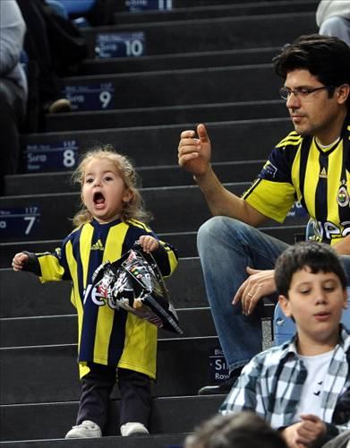 BEKO Basketbol Liginde oynanan Fenerbahçe Ülker - Olin Edirne karsılaşmasında minik bir taraftar ilgi çekmişti.