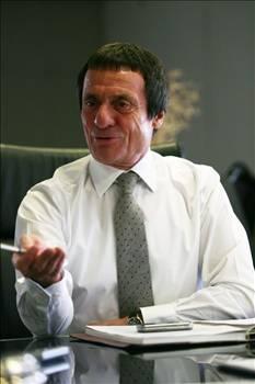 13- Ahmet Nazif Zorlu
Şirket: Zorlu Holding
2011 serveti (milyon dolar): 1.800