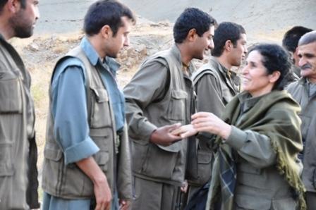 Kandil'den inen PKK'lılar diğer teröristler tarafından böyle uğurlandı