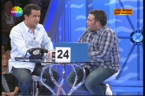 Sonunda beklenen oldu... Show TVde Acun Ilıcalının sunduğu Var mısın yok musun yarışmasında bir yarışmacı 128 milyarı reddedek kutuya gitti ve 500