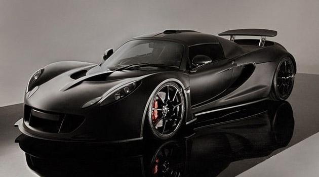 <p><strong>Hennessey Venom GT:</strong> Menşei Amerika olan otomobildeki 6,2 litrelik V8 motor bulunuyor. 100 kilometre hıza 2,5 saniyede ulaşabilen otomobilin 1,200 hp güç üreten serisi 1 milyon dolardan satılacak.</p>