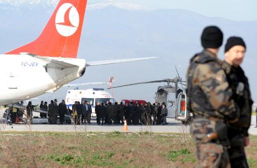 Muhsin Yazıcıoğlu ve arkadaşlarının geçirdiği kaza sonrası naaşları bulunanardan Pilot Pilot Kaya İstektepe'nin cenazesi İstanbul'a, muhsin Yazıcıoğlu ve diğer arkadaşları Ankara'ya gönderildi