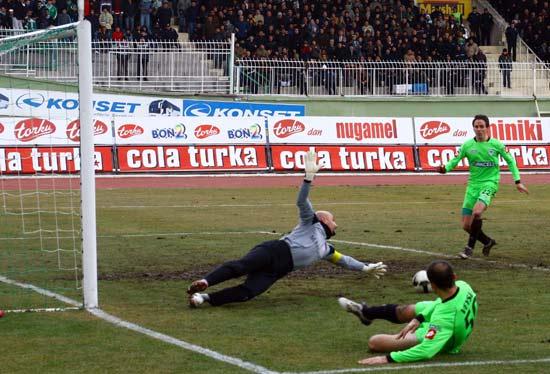 Süper Lig'in ilk haftasında Ankaragücü'nü 3-2 yenen Konyaspor, kendi sahasındaki 2. galibiyetini 21. haftada elde etti.
