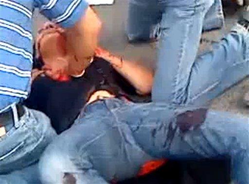 ABD CNN televizyonu, İran'da cumhurbaşkanı seçimi sonrasında sokağa çıkan göstericilerden 19'unun öldüğünü iddia etti. İran Devlet Televizyonu ise farklı rakam verdi