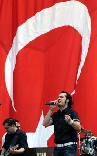 ustafa Kemal Atatürk'ün 90 yıl önce 16 Mayıs 1919'da Şişli'deki Atatürk Müzesi olan evinden yola çıkışı canlandırıldı.