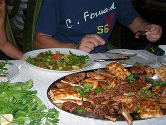 <p><br>Neden Acıkıyoruz?
<p><br>Açlık Hissini İnsülin, Leptin, Grelin Ve Cholecystokinin Hormonları Kontrol Eder. Beyne Açlık Mesajını Yollan Bu Hormonların Seviyesi Kandaki Çeşitli Besin Ve Midedeki Sindirim Sıvılarına Bağlıdır.