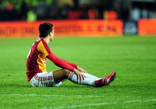 Hafta içinde UEFA'ya veda eden G.Saray, zirve yolunda tüm rakiplerinin puan kaybettiği haftayı mağlubiyletle kapattı.