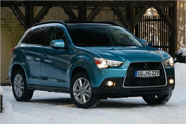 <strong>MITSUBISHI: </strong>Japon üreticinin yeni ASX modelinde 1.6 litrelik benzinli motor görev yapıyor. 117 beygir güç ve 154 nm tork üreten aracın tüketimi 100 kilometrede ortalama 5.9 litre. Başlangıç fiyatı ise 55 bin lira olarak belirlenmiş.<br /><br />