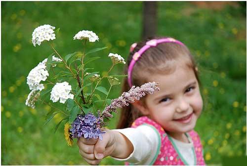 <p><span style="font-size: small;"><em><span style="text-decoration: underline;"><strong>Çocuklara sahip çıkan Vakıf</strong>: Resmi adı; Hayat Sağlık ve Sosyal Hizmetler Vakfı. İstanbul’da kuruldu. Kuruluş yılı veya tarihi tespit edilemedi. Hizmetlerinden: Sağlık ve sosyal alanda ihtiyaçların giderilmesi ve eğitimlerinin sağlanması.</span></em></span></p>