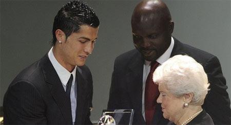 'Yılın Golü Ödülü' Real Madrid'in forveti Ronaldo'ya verildi..