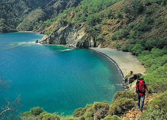 Olympos Bölgesi içinde yer alan Çıralı Ovası, bölgedeki en uzun sahil şeridine sahip