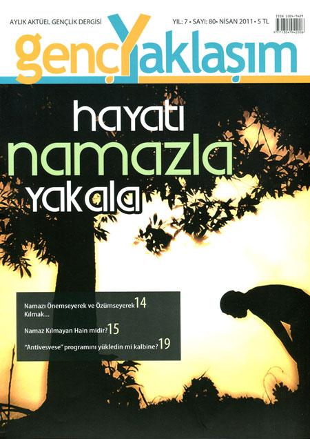 <p><strong>Hayatı namazla yakala</strong></p>
<p>Yaşadığımız dünyada, yaşadığımız hayatı bir teraziye koyabilseydik ve sonuçlarını görebilseydik hala aynı hayatı yaşamaya devam edebilir miydik? Bu terazinin bir kefesine sosyal, kişisel, ruhsal boyutta yaşadığımız iyilikleri diğer kısmına ise yine aynı boyutlarda yaptığımız kötülükleri koysak karşımıza sevindirici bir tablo çıkar mıydı? İyi bir kul olma çabası içinde, dünyaya neden gönderildiğinin farkındalığının verdiği bilinçle her anını, her vaktini daha faydalı daha verimli geçirmenin derdin miyiz gerçekten? Bunun cevabını her insan kendi içinde verebilir. Evet bizler iyi bir kul, gençliğimizin baharını en az hasarla, en az hatayla geçirebilme derdinde olan gençleriz. Bunun binlerce yolu var elbette. Ama bunun temelini iman oluşturuyor. Bu temelin mukavemetini sağlayan da ibadetlerimiz oluyor. Ve bir müminin en birinci vazifesi de şüphesiz namaz.</p>
<p>Namazda ruhun rahatı, kalbin süruru var. Hiçbir şekilde hiçbir ibadete muhtaç olmayan Rabbimiz, kendine secde etme nimetini vererek ruhumuzu tatmin ediyor.</p>
<p>Peki namazın değerini, anlamını gerçekten bilebiliyor muyuz? Hayatımızda onun yeri ne? Günde 24 saatten hiç değilse bir saatimizi ona ayırabiliyor muyuz?</p>
<p>Genç Yaklaşım ekibi Nisan sayısında ‘Namaz’ın önemini kavramayı, kişisel, sosyal ve ruhsal boyutta namazın bize kazandırdıklarını anlatmayı hedef edindi.</p>
<p>Bazı kapak başlıklarımız;</p>
<p>Namaz zamanı<br />Namazı önemseyerek ve özümseyerek kılmak<br />Namaz kılmayan hain midir?<br />‘Antivesvese’ programını yükledin mi kalbine?<br />Namaza başlama serüveni</p>