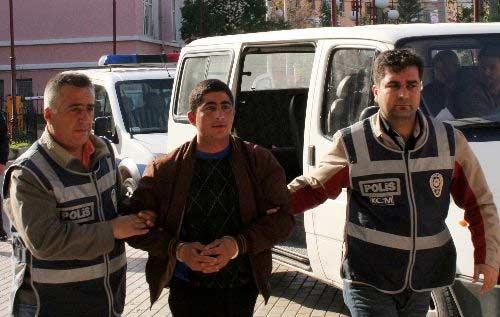 Konya'da terör örgütü operasyonu. DTP İl Başkanı Ayfer A'nın aralarında olduğu 18 kişi PKK ile bağlantılıı oldukları gerekçesiyle gözaltına alındı