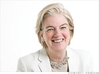 3. Marjorie Scardino, İngiltere
Pearson firmasının CEO'su.
Ünlü yayıncılık şirketi, Pearson'ın CEO'su Marjorie Scardino, Pearson'ı eğitime dayalı bir yayıncılık haline getirerek, büyük başarı sağladı.