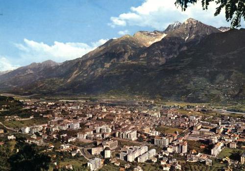 <p><strong>Ülke :</strong> İtalya</p>
<p><strong>Şehir :</strong> Aosta</p>
<p><strong>Fiyat :</strong> 976 bin dolar</p>