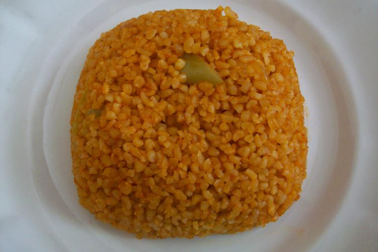 Kuşkonmaz ilaveli, bezelye, bulgur pilavı