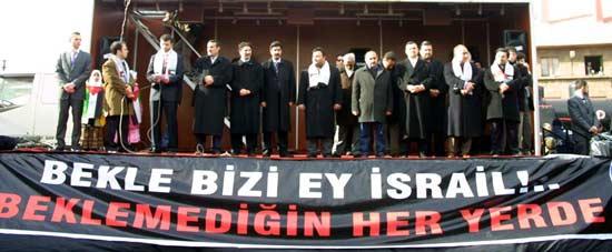 Anadolu Gençlik Derneği (AGD) tarafından Erzurum'da organize edilen mitingde binlerce Erzurumlu, Gazze'de katliam yapan İsrail'i lanetledi.