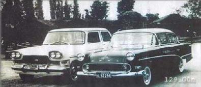 Biri siyah, diğeri gri olmak üzere hazırlanan iki otomobil 1961'deki Cumhuriyet Bayramı'nda Cumhurbaşkanına sunulmak üzere trene yüklenerek Ankara'ya doğru yola çıkartıldı.