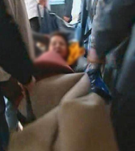 Bakü'de üniversiteye kanlı baskın. Azerbaycan'ın Başkenti Bakü'deki Petrol Akademisi'ne (ADNA) otomatik silahlarla baskın düzenlendi. Onlarca öğrenci öldü, onlarca öğrenci yaralandı. İşte yaşanan dehşet anlarından kareler.