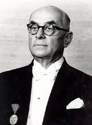MAHMUT CELÂL BAYAR
Doğum yeri: Bursa - Gemlik
Doğum tarihi: 16 Mayıs 1883
Başbakanlık yaptığı tarihler: 25 Ekim 1937 - 25 Ocak 1937 (9 ve 10. Hükümet)