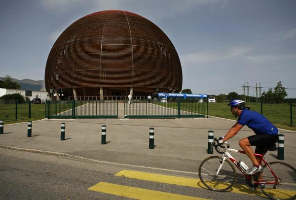CERN deneyinden ilk fotoğraflar ve düğmeye basıldığı anlar