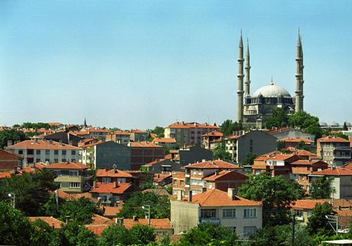 EDİRNE ---

AK Parti Edirne İl Başkanlığının, 24. Dönem Milletvekili Genel Seçimi'nde Edirne'den milletvekili adayı olacakların belirlenmesine ilişkin temayül yoklaması yapıldı.

AK Parti Edirne Milletvekili Necdet Budak'ın katılmadığı temayül yoklamasında, 900 delegeden, 795'i oy kullandı.

4 oyun geçersiz sayıldığı yoklamada, aynı adı taşıyan aday adayları Ahmet Çetin'den biri 323, diğeri ise 42 oy aldı. Diğer aday adaylarının aldıkları oylar ise şöyle: ''Ali Ayağ: 116, Ayhan Demir: 342, Ebru Özomaçer: 140, Fatma Aksal: 329, Halim Polat Öztaş: 40, Hikmet Demirtaş: 23, İsmail Arda:70, Mehmet Deniz: 11, Mehmet Özülkü: 42, Mehmet Zühtü Tarhan: 98, Mustafa Hatipler: 235, Osman Recai Koçaşlı: 91, Rafet Sezen: 177, Salih Arslan: 62, Şadan Atalay: 174, Tuna Bekleviç: 58.''