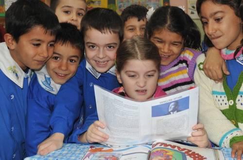 Edirne'de 2009-2010 eğitim yılının ilk yarısının sona ermesiyle öğrenciler karnelerini almıştı.