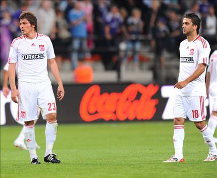 Sivasspor, Şampiyonlar Ligi 3. Ön Eleme turunda Anderlecht'e Belçika'da farklı yenildi. 5-0'lık maçta Yiğidolar'ın kaleye şutu bile yok...