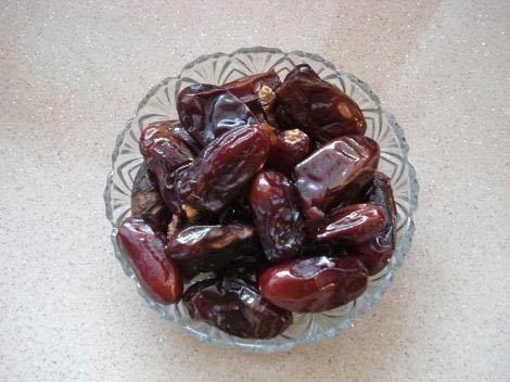 Protein içerir: Protein, yağ ve karbonhidrat (üçünü bir arada) içeren tek meyvedir.