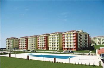 SARI EVLER
İntaş A.Şnin Sarıgazide inşa ettiği Sarı Evlerde, 97 ile 215 m2 arasında 2+1, 3+1, 3+2 dubleks ve 4+2 dubleks daire seçenekleri sunuluyor. 30 blok ve 720 daireden oluşan projede, fiyatlar 139 bin ile 254 bin lira arasında değişiyor. 2+1 daireleri 34 bin 750 lira peşinat ve aylık bin 467 lira ödeyerek 120 ay vadeyle satın almak mümkün. Sitenin ortak kullanım alanlarında açık ve kapalı yüzme havuzları, çocuk havuzu, tenis kortu, çok amaçlı spor sahaları, fitness salonu, sauna, masaj odası, kafe, restoran, yürüyüş ve bisiklet parkurları bulunuyor. Yüzde 70i yeşil alan olarak ayrılan projede, 24 saat güvenlik hizmeti sunuluyor.
Web: www.sarievler.com
Tel: 0216 429 82 82